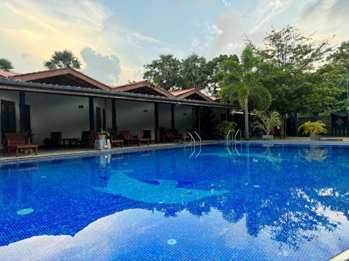 Uppuveli House | Paris Garden Resort