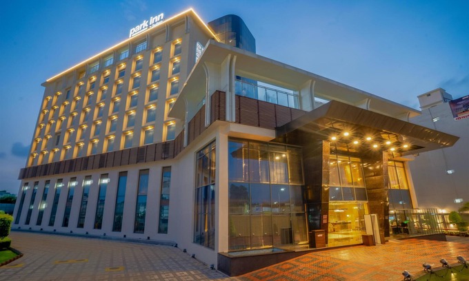 Mohangarh Hotel | Park Inn By Radisson Lucknow Vikas Nagar