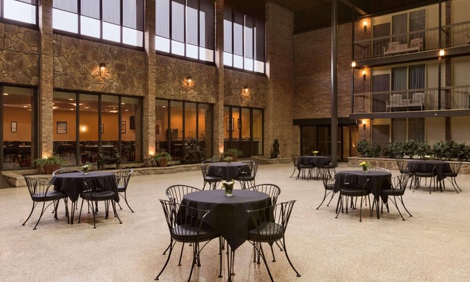 West Middlesex Hotel | Park Inn by Radisson Sharon
