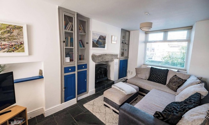 Rhiwbryfdir House | Park Square Retreat in Blaenau