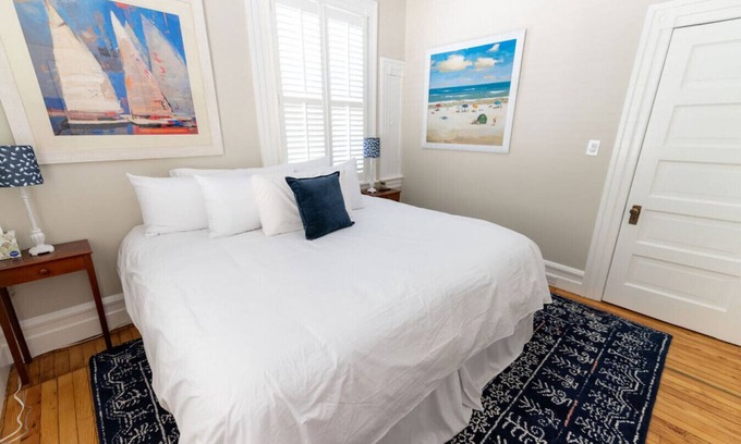Edenton Bed & Breakfast | Parlay Room - Captain's Quarters Inn, Downtown Historic Edenton