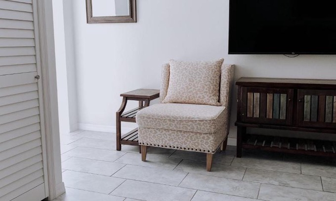 Alta Vista House | Parrot Paradise Sarasota Near Beaches and Pinecraft