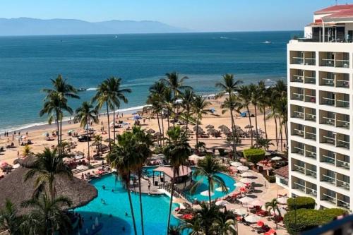 South Hotel Zone House | Partial View with bars and beach access!
