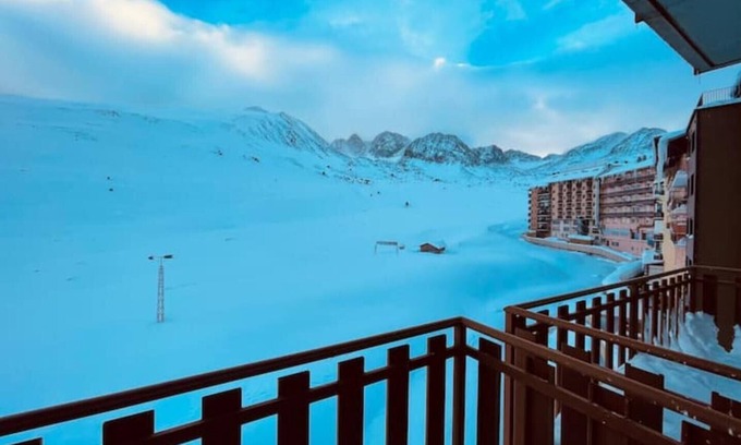 Meritxell Apartment | PaS dE Casa:vistas-piedepista-wiffi-netflix)