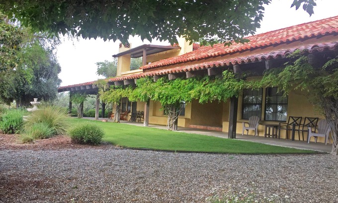 San Miguel House | Paso Robles Wine Country-Silver Owl Vineyard with Private Pool