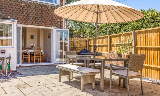 Bosham Cottage | Pass the Keys | 3 bedroom Cottage in the heart of beautiful Bosham