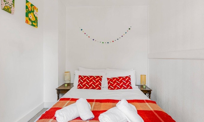 Canterbury House | Pass the Keys | Cosy Garden Home