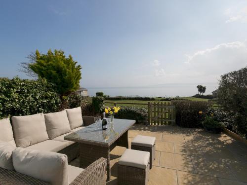 Moelfre House | Pass the Keys Cozy 3 Bedroom Cottage with stunning Sea View