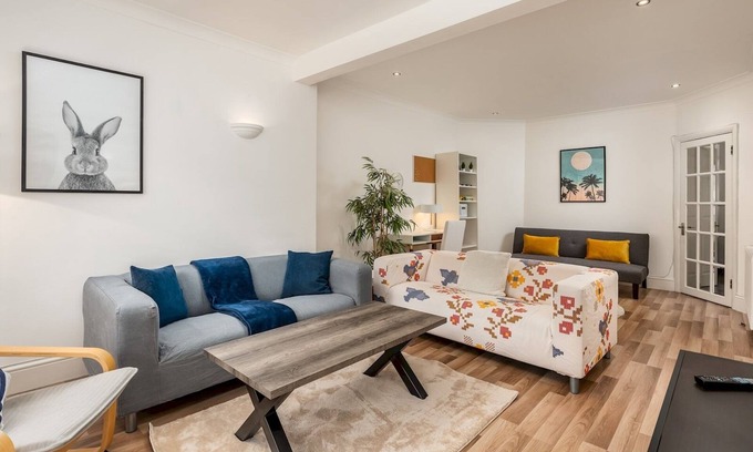 Eastcote House | Pass the Keys | Family Friendly 3 Bed Home In Pinner Pets Welcome