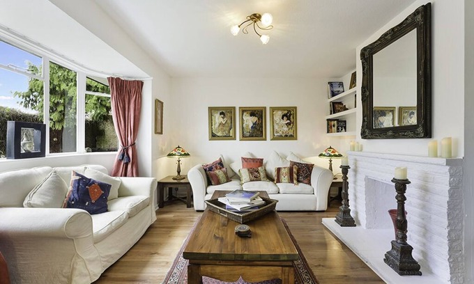 Esher House | Pass the Keys | Hidden Cottage in Esher, West End