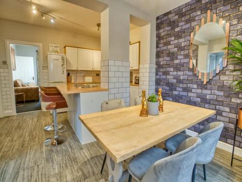 Aubourn House | Pass the Keys Large Family House near Lincoln