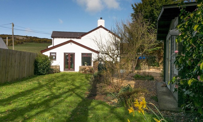 Pen-y-sarn House | Pass the Keys | Modern, Character Welsh Cottage with Garden