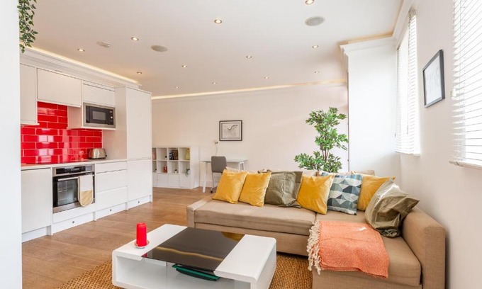 Southfields Apartment | Pass the Keys Private Apartment minutes from Wimbledon