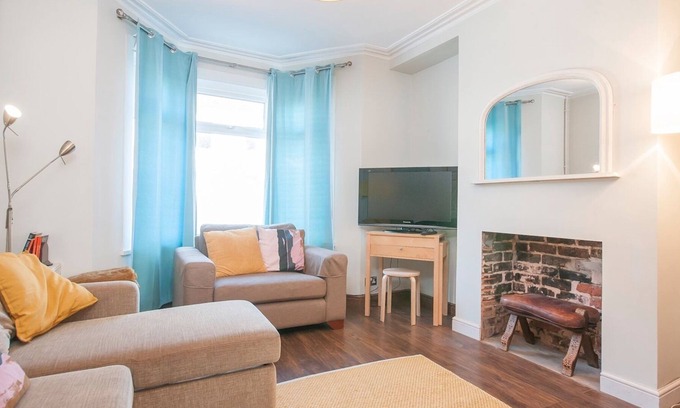 Canton House | Pass the Keys | Spacious Victorian Canton home with Free Parking