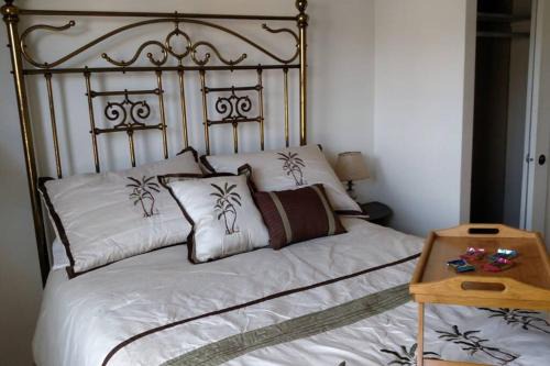 West Alameda Apartment | Peaceful home 20 min ferry ride to SF