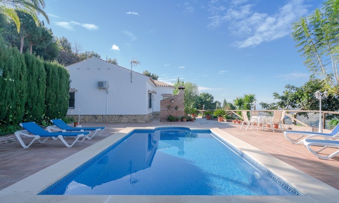 Sayalonga House | Peaceful Home Cortijo La Rijana with Pool, Terrific Views, Terrace, Wi-Fi