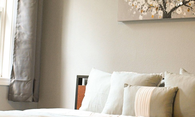 Santa Fe House | peaceful home under the southern live oak