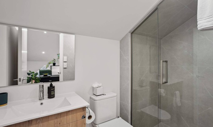 Kawarau Falls Apartment | Peaceful Jacks Point Loft Hideaway