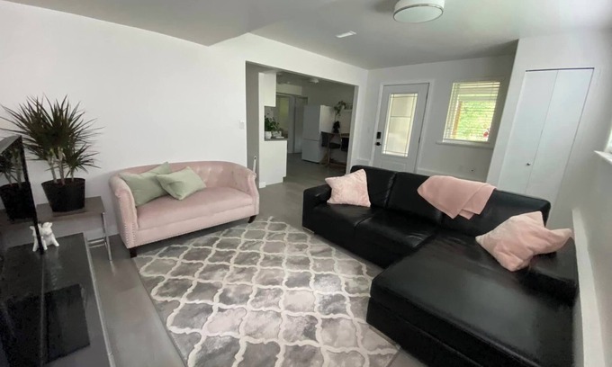 Langley Bed & Breakfast | peaceful quiet setting in heart of city