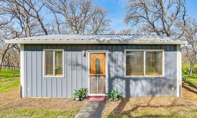 Red Bluff Cottage | Peaceful Ranch Getaway w/Deck in Red Bluff!