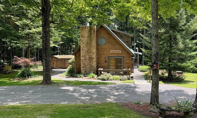 Dushore Cabin | Peaceful & Serene π¦ Cozy Hillside Cabin βοΈ Koi Pond πΈ Pet Friendly π