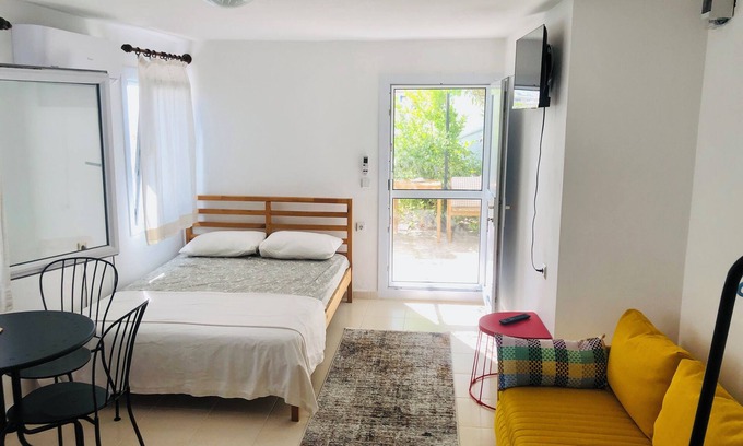 Bogazici Apartment | Peaceful Studio by the Beach in Bodrum