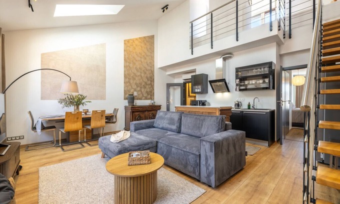 Vysehrad Apartment | Peaceful Terrace Loft with A/C by Vyšehrad