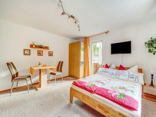 Schleusegrund House | Peaceful Thuringian Forest Stay, cleaning included
