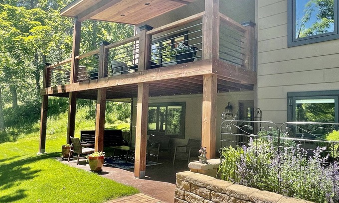 Spearfish House | Peaceful Timbered Secluded 2 bedroom1 bath 2mi to downtown Spearfish