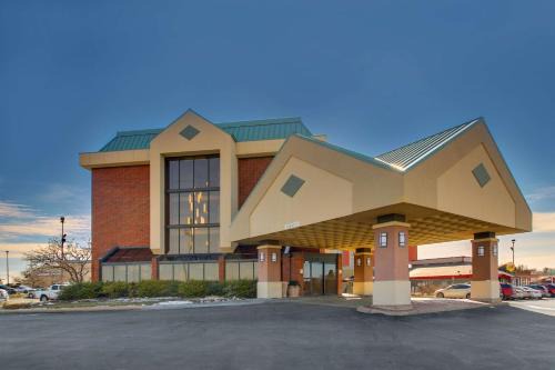 Arnold Hotel | Pear Tree Inn St. Louis - Arnold