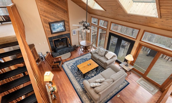Pedlars Edge House | Pedlars Big Mountain Home at Wintergreen