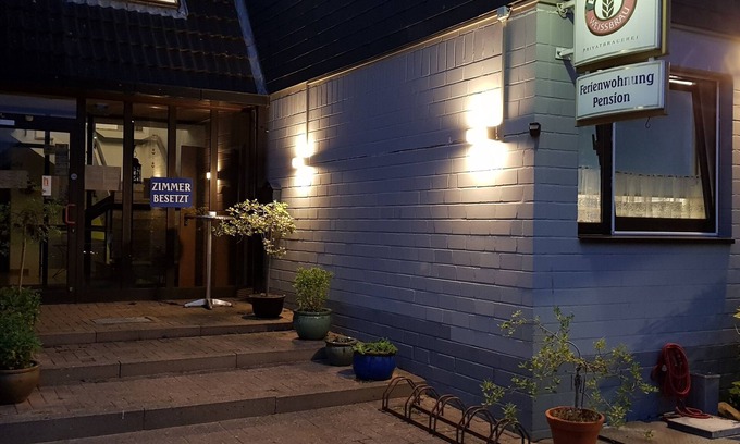 Bad Fallingbostel Bed & Breakfast | Pension Strohm im Lieth-Café