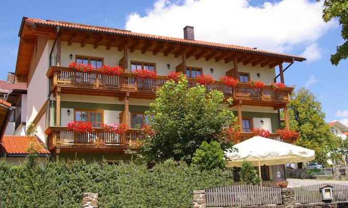 Rabenstein House | Pension Zur Alten Schmiede