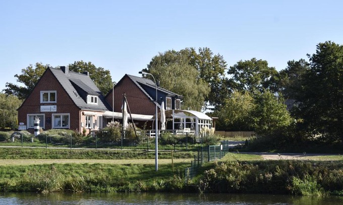 Witzeeze House | Pension zur Schleuse am Elbe Lübeck - Kanal in Witzeeze