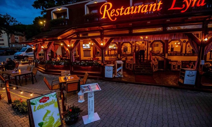 Acatari House | Pensiune Restaurant Lyra