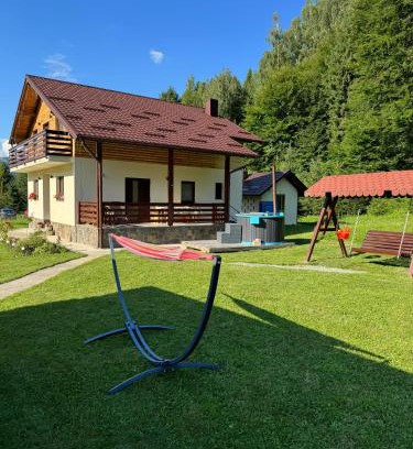 Moisei House | Pensiunea Floare de Colt