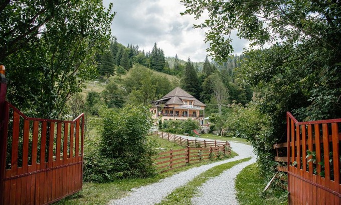 Bucium House | Pensiunea Giulia