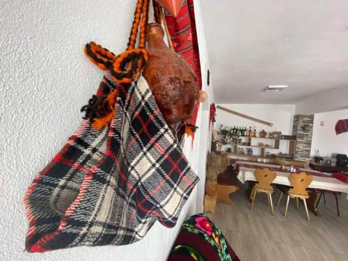 Isverna House | Pensiunea Ioana Maria