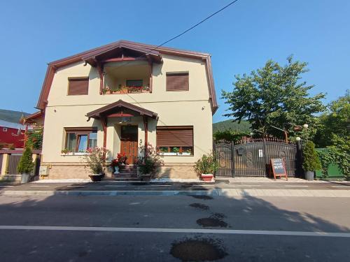 Tirgu Ocna House | Pensiunea Mihaita
