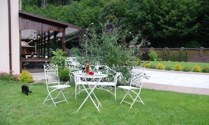 Anina House | Pensiunea Roua Florilor