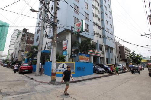 Brgy. 1 Apartment | Penthouse at the 11th floor overlooking Manila