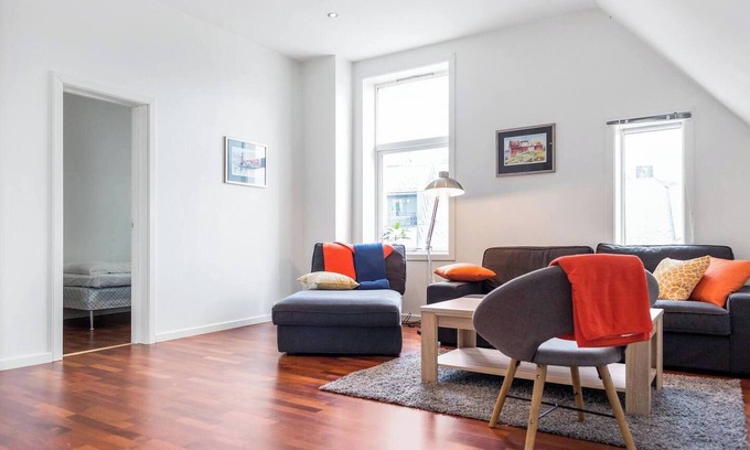 Alesund Apartment | Penthouse by Brosundet, Free Parking Space