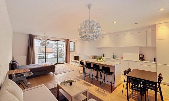 Etterbeek Apartment | Penthouse Cinquantenaire