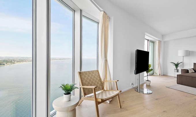 Aarhus C Apartment | Penthouse suite on 35th floor