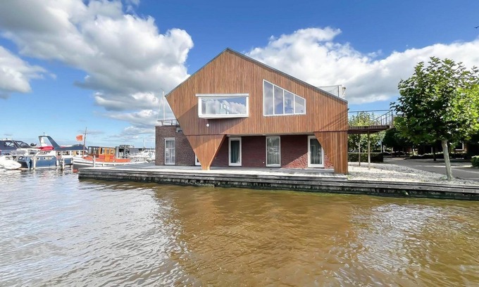 Municipality of Uitgeest House | Penthouse with a view of the Uitgeestermeer