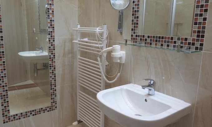 Karvina Apartment | Penzion Fryštátská Chalupa