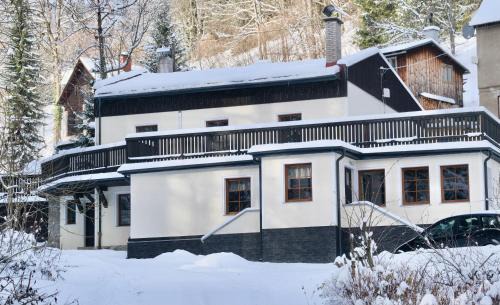 Paseky nad Jizerou Bed & Breakfast | Penzion Mája - przytulny pensjonat blisko szlaków i stoków w Karkonoszach