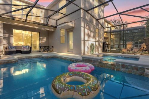 West Kissimmee Villa | Perfect Disney Holiday! Private Pool, Spa, Resort!