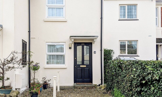 Ryde Cottage | Perfect for a family of four.