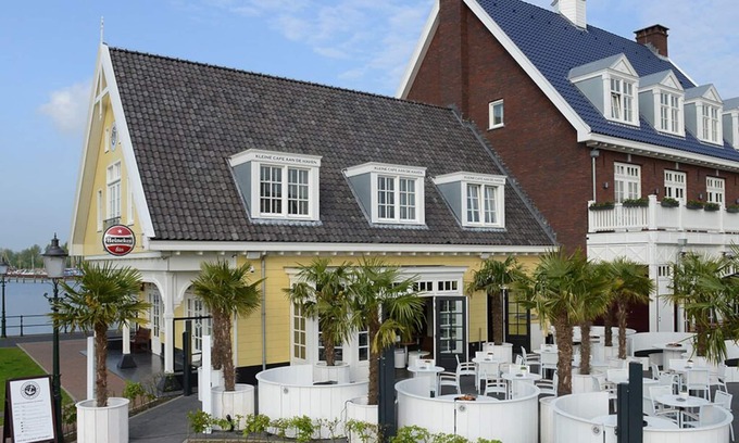 Municipality of Huizen Hotel | Perfect Group Getaway | Near Huizen Harbor, Goois Nature Reserve | 4 Units